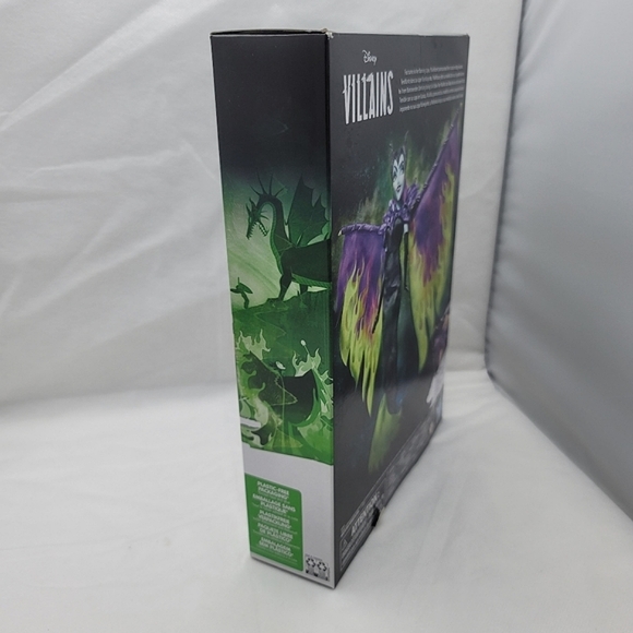 Disney Villains Maleficent's Flames of Fury Doll - Picture 4 of 6